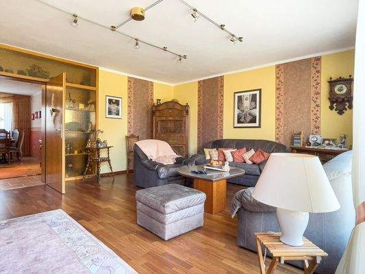 Großzügiges Wohnzimmer