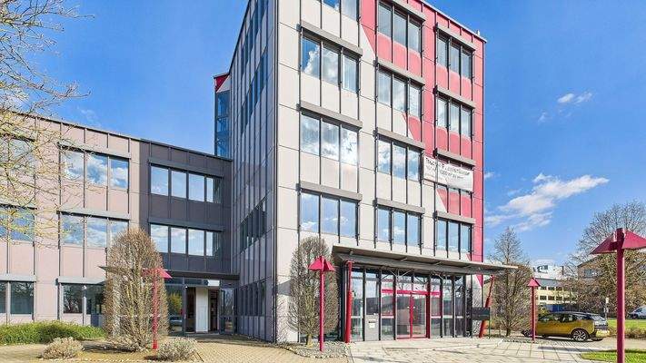 Gebäudeteil Turm und Bürotrakt 