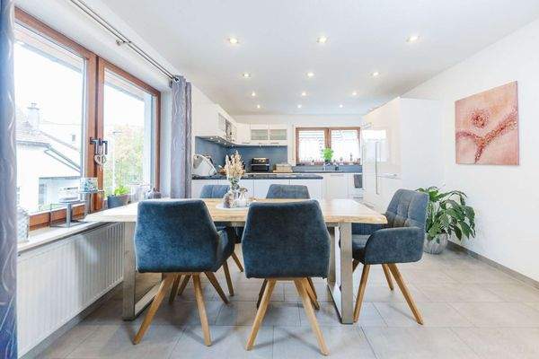 Heller u. offener Essbereich EG