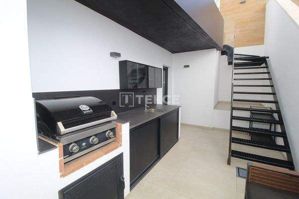 Sea-View Duplex Penthouse in Orihuela Costa Alicante with Solarium