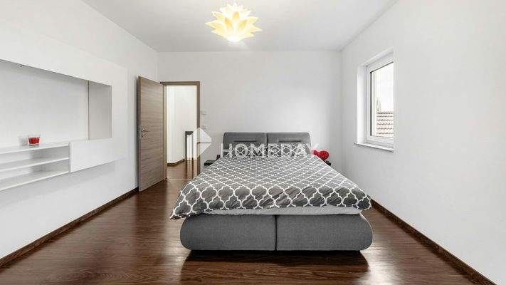 1. OG Schlafzimmer 2