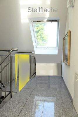 Stellfläche vor Eingangstüre