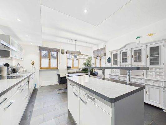 Küche und Esszimmer