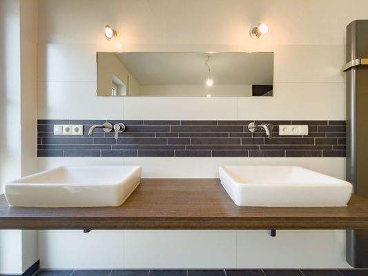 moderner Doppelwaschtisch