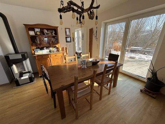 lichtdurchfluteter Wohnbereich