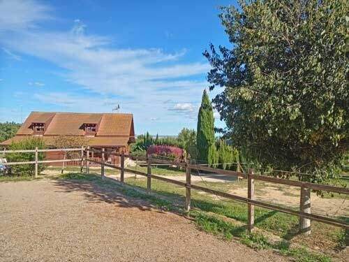 2531 spanien, valencia, montserrat, finca mit pferdestall zu verkaufen