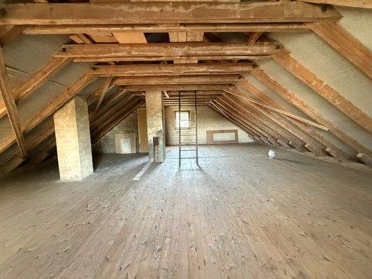 Dachboden (zum Ausbau vorbereitet)