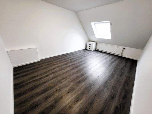 Schlafzimmer 2 EG.jpg