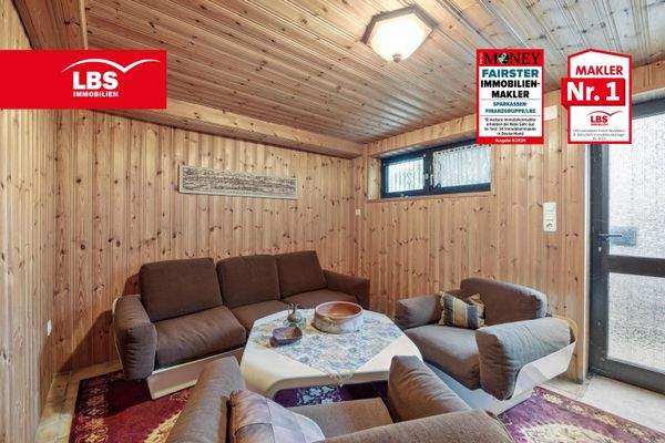 Aufenthaltsbereich im Keller