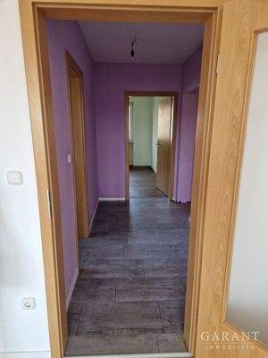 Flur (Blickrichtung vom Balkon)