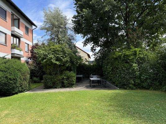 Gemeinschaftsgarten im Sommer.jpg