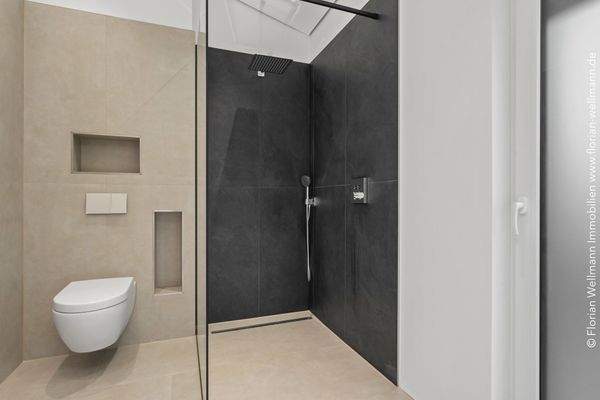 Badezimmer mit Dusche (6,35m²) ...