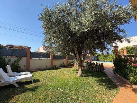 0bd5a4d2-4cd7-4b15-a6cb-57c207d8e8b4