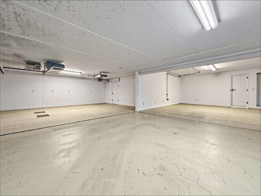 TIEFGARAGE 2 STELLPLÄTZE