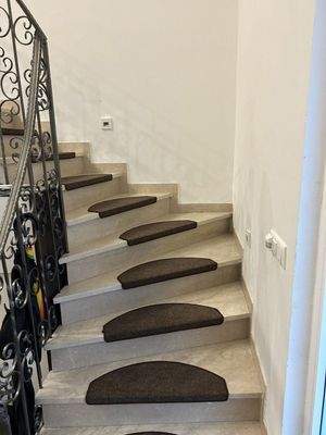 12. Treppe zum 1. OG