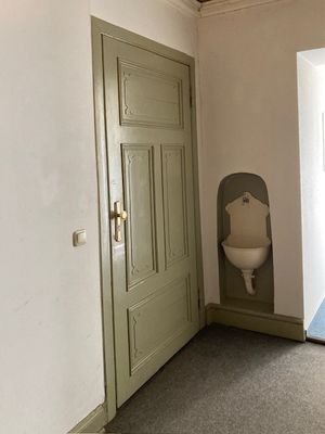 historische Tür zum Dachgeschoss