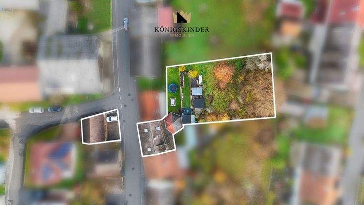 ...mit großem Grundstück und...