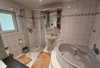 OG Tageslichtbadezimmer