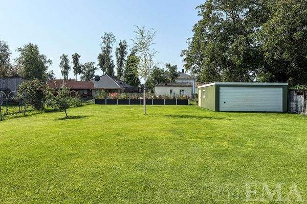 schön angelegter Garten