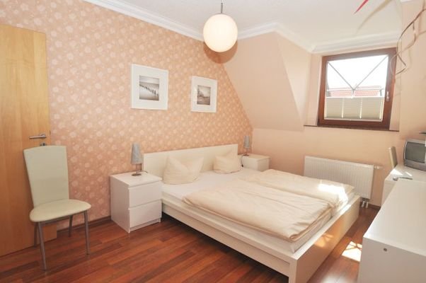 Schlafzimmer Dachgeschoss.jpg