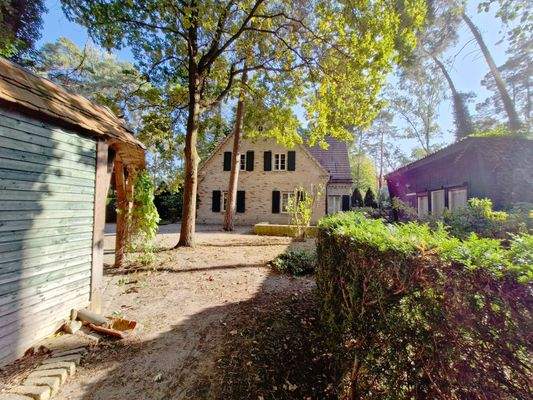 östliche Hausansicht