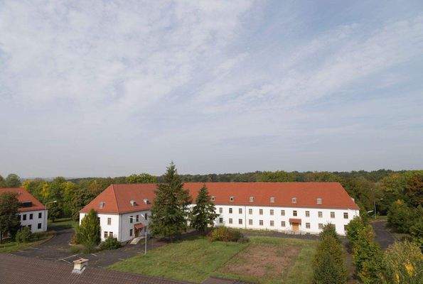 Gebäude 123-1860.jpg