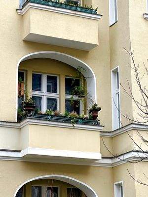 Hausansicht-Balkon der Wohnung