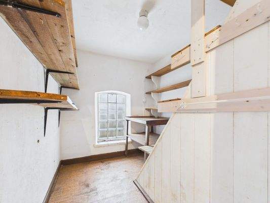 Kossau - Lütt Immobilien  - Speisekammer EG