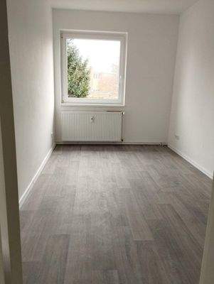 Kinder- bzw. Arbeitszimmer 2