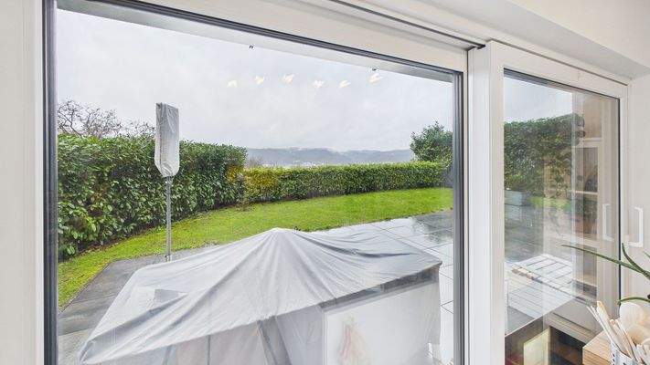 AUSSICHT TERRASSE VON INNEN