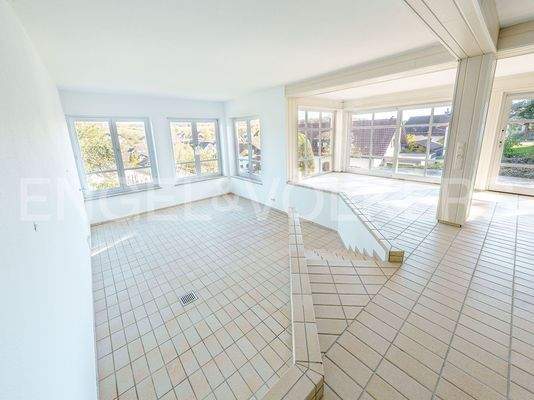 Wintergarten mit viel Platz für Sauna Fitness