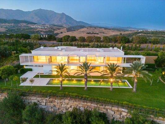 Villa in Casares