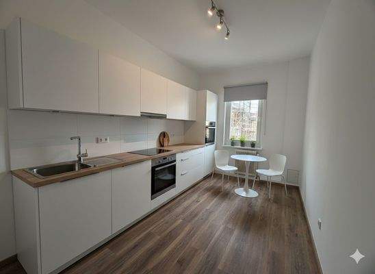 Moderne helle Küche