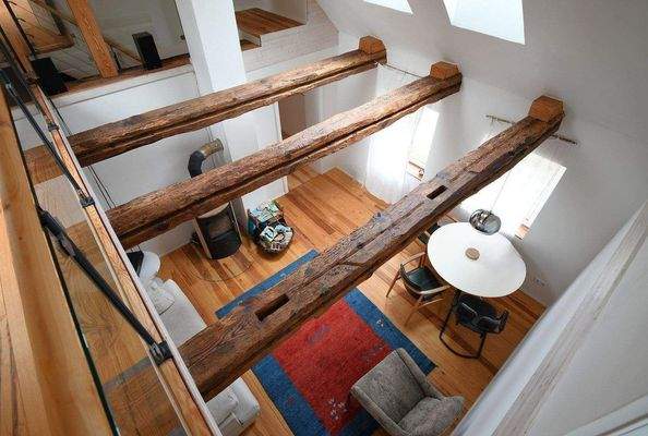 Blick vom OG ins Wohnzimmer