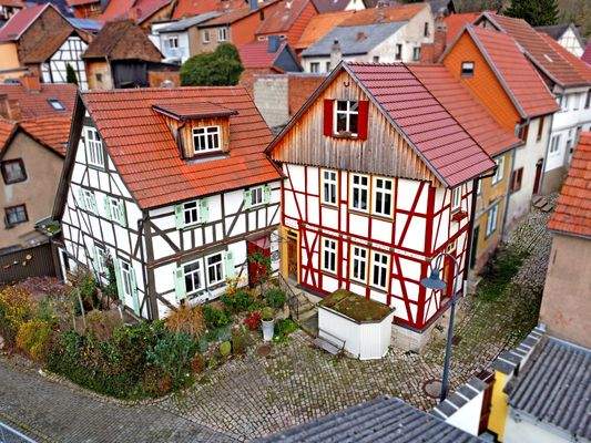 Blick auf die beiden Immobilien