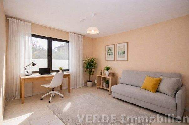 Helles Arbeits-/Gäste-/Kinderzimmer