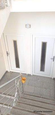 Stiegenhaus, Eingangstüren Apartments