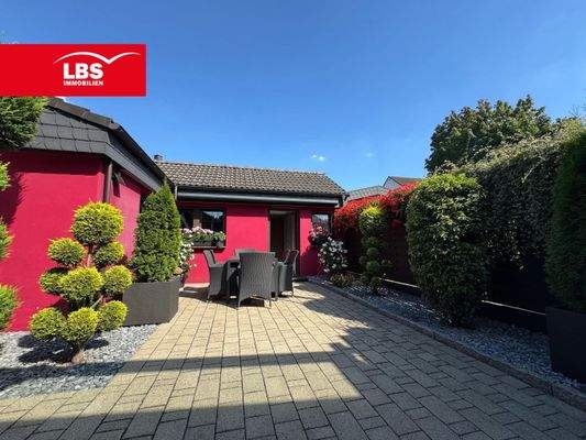 Garten mit Gartenhaus