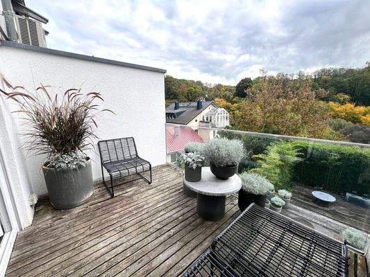 Balkon angrenzend zum Küchen- und Essbereich