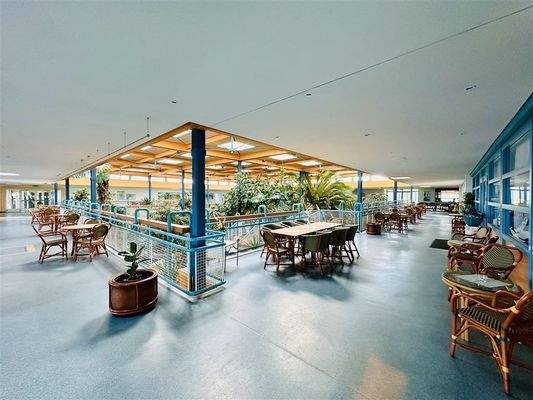 direkt erreichbare Restaurationen, Mini-Golf etc.