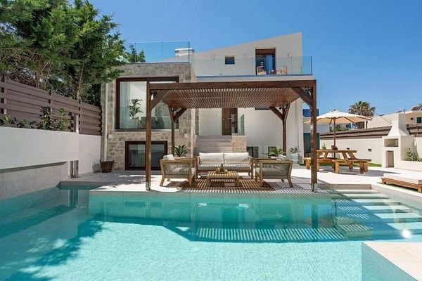 Kreta, Rethymno: Drei Luxusvillen, nur einen kurzen Spaziergang vom Strand entfernt zu verkaufen