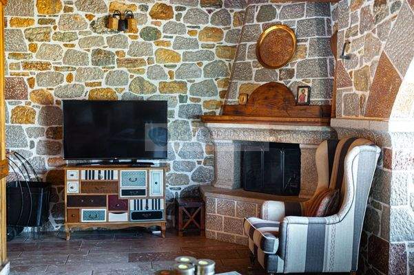 b1c0b42826bf482f9db6c7f85642d14d-original