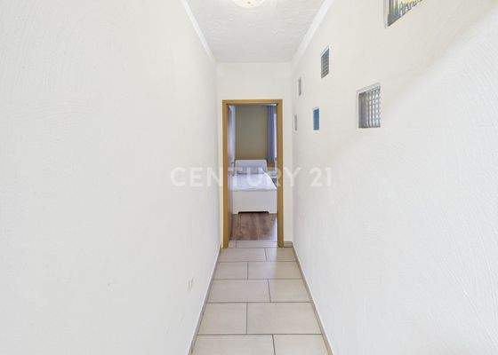 Flur zu möglichem Schlafzimmer des Obergeschosses