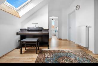 LICHTDURCHFLUTETE DIELE