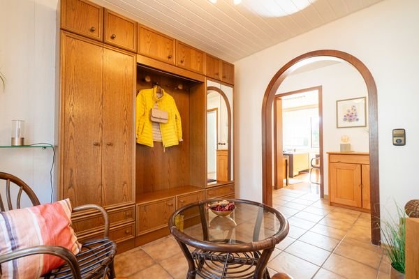 Garderobe EG