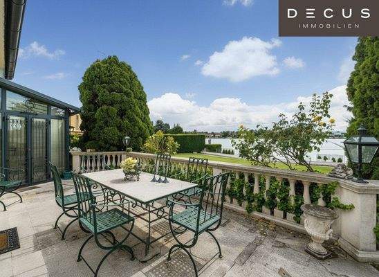 Sonnenterrasse mit Wintergarten