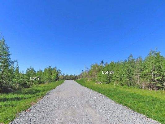 Cape Breton - 37-Hektar-Areal mit Atlantik-Zugang 