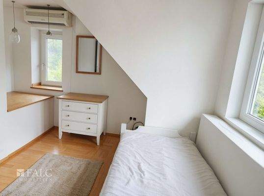 1. OG, Schlafzimmer 2- (KI generiert)