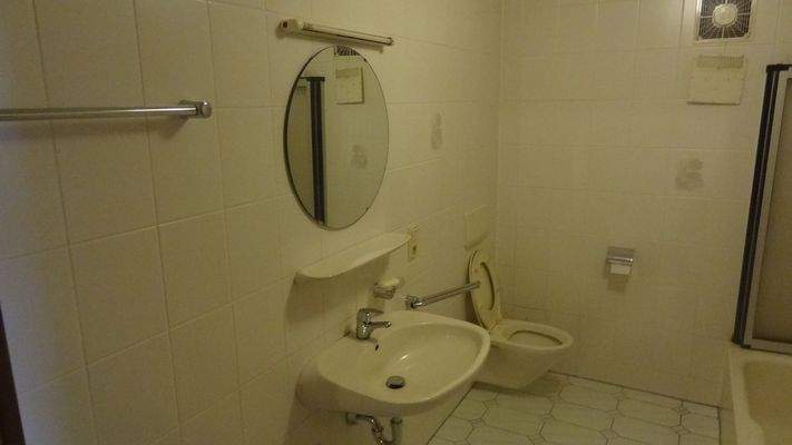 WohnungBad.JPG