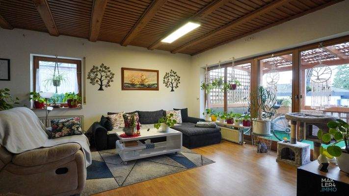 Wohnbereich mit Blick in den Garten